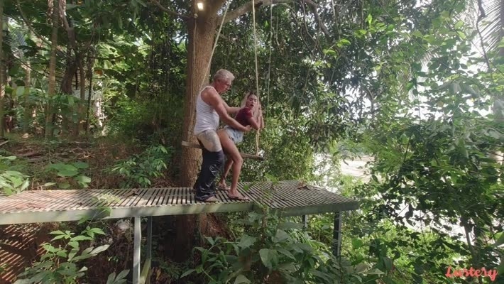 Lustery E599 Cinnamon And Spice Outdoor Anal On A Swing By The River – SD